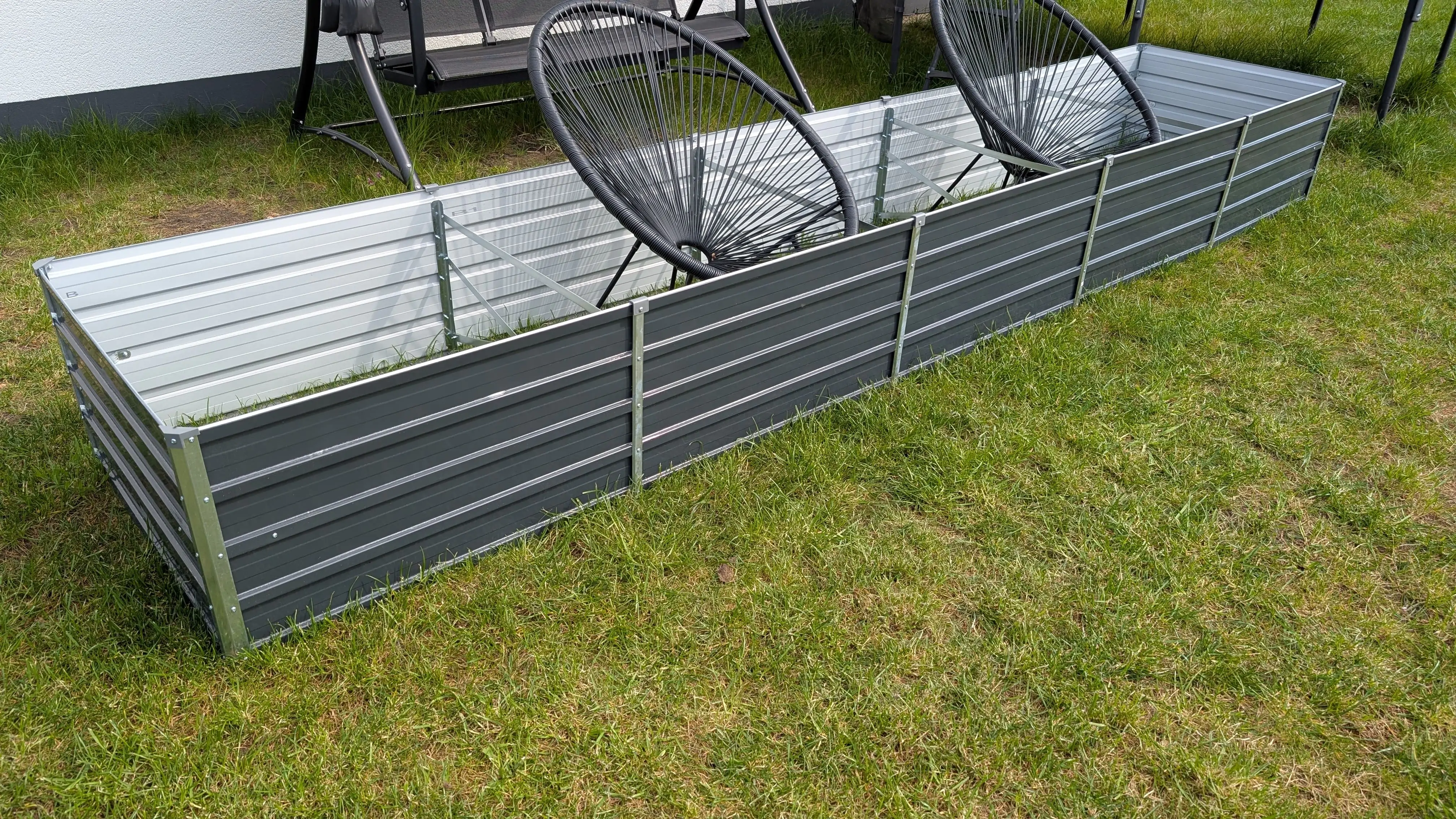 Schönes Hochbeet mit etwas Aufwand beim Aufbau